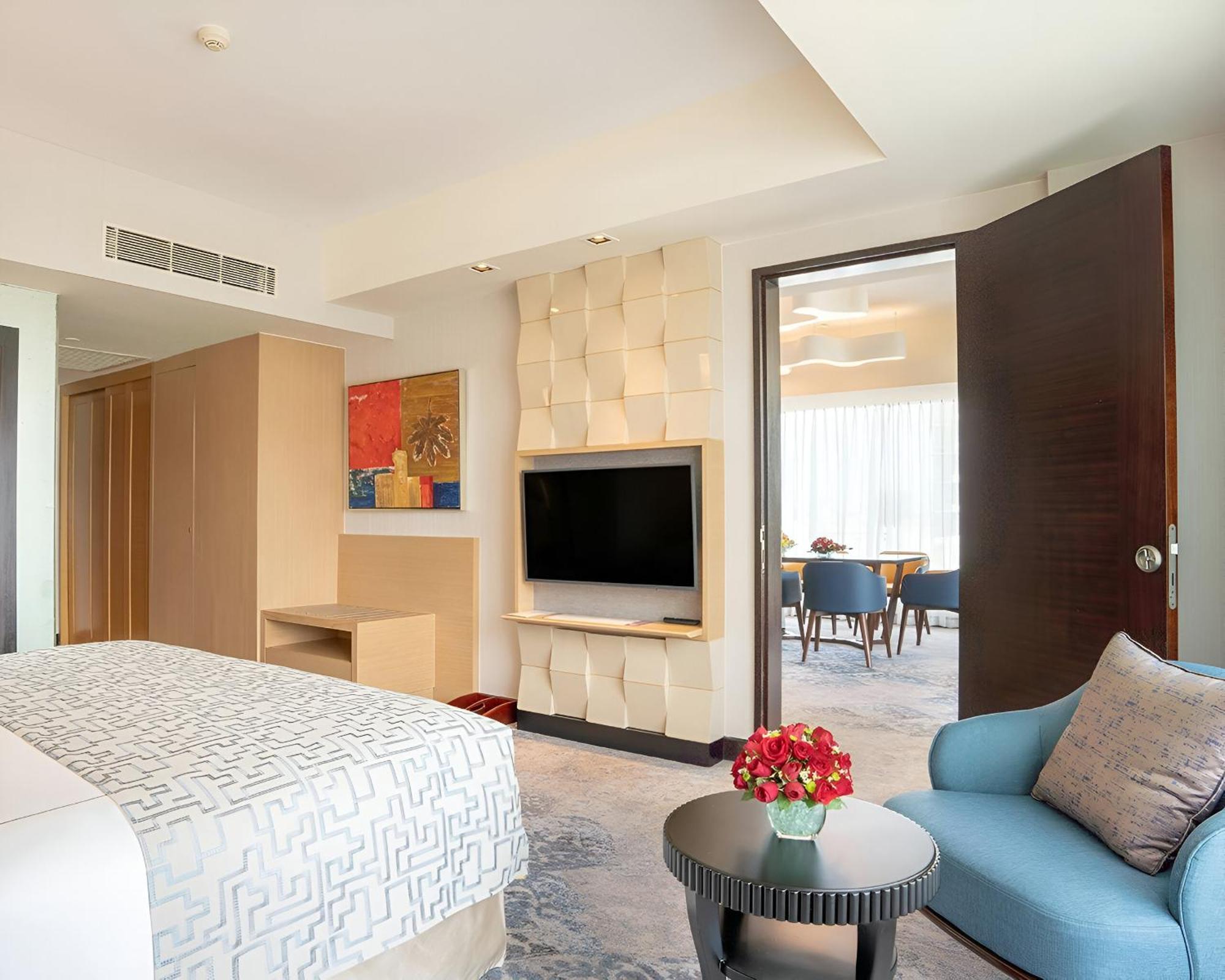 Cinnamon Grand Colombo Exterior foto A bedroom at the hotel