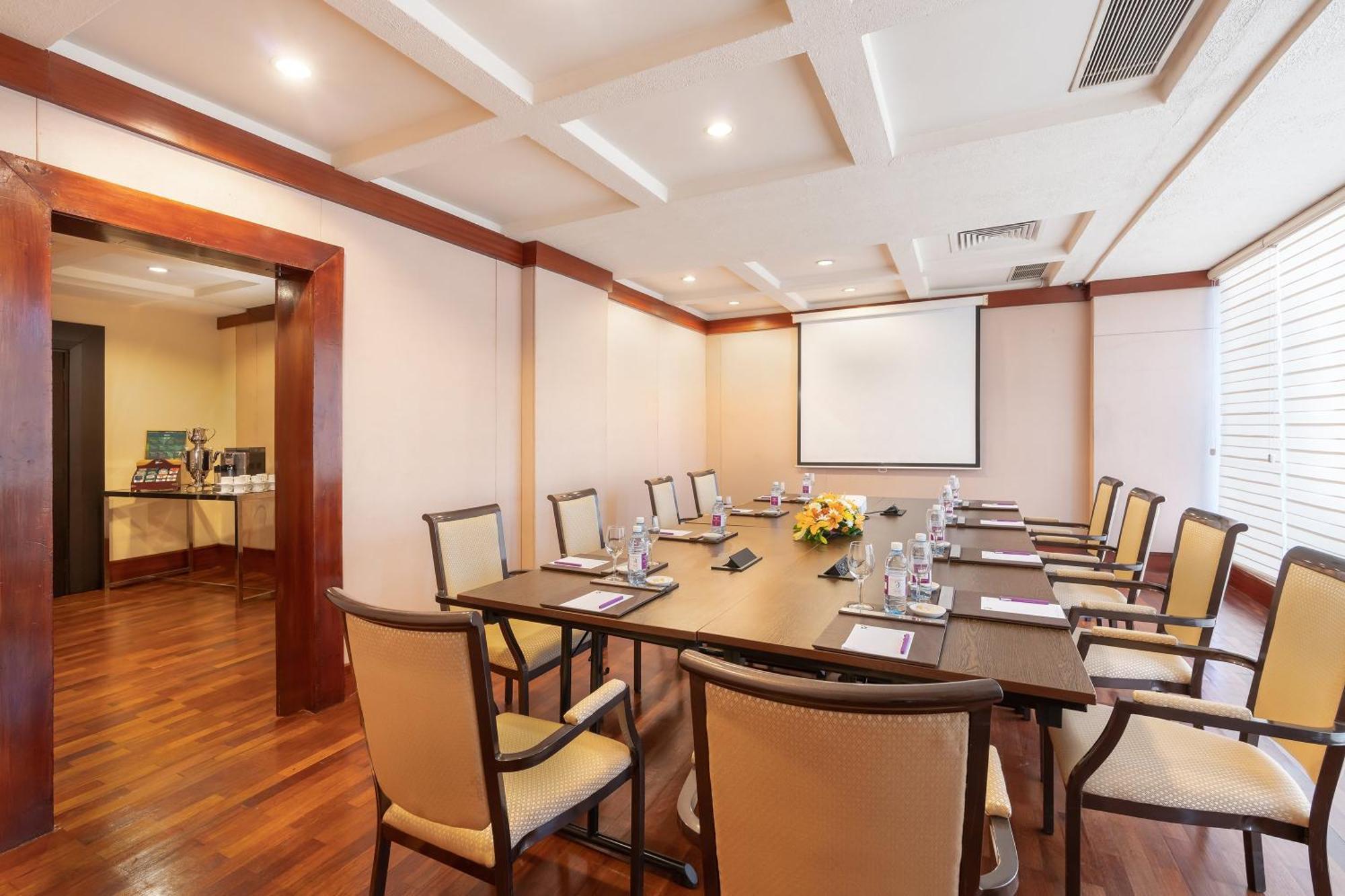 Cinnamon Grand Colombo Exterior foto Meeting room